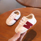 Stilrena babysneakers med kardborre